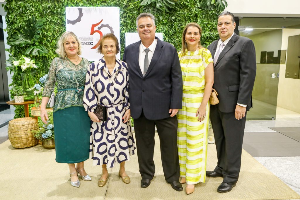 Viviane Barros, Ana Barros, Cesar Barros, Isabel Couto E Americo Timbo (2)
