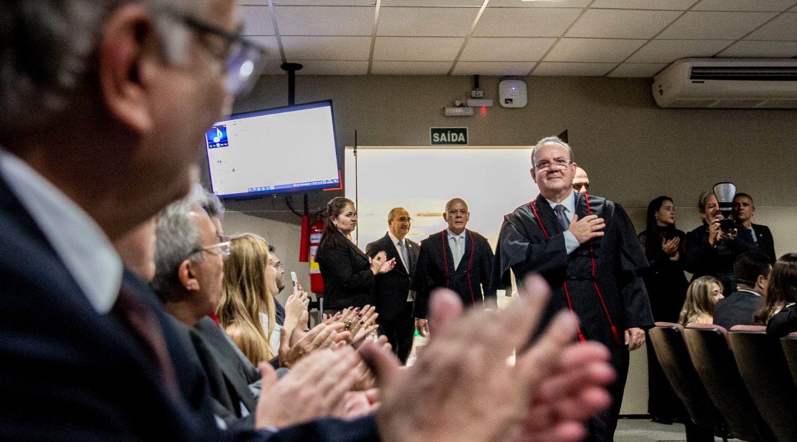 Pleno do TJCE chega ao total de 53 integrantes com a posse do juiz Jaime Medeiros no cargo de desembargador Pleno do TJCE chega ao total de 53 integrantes com a posse do juiz Jaime Medeiros no cargo de desembargador
