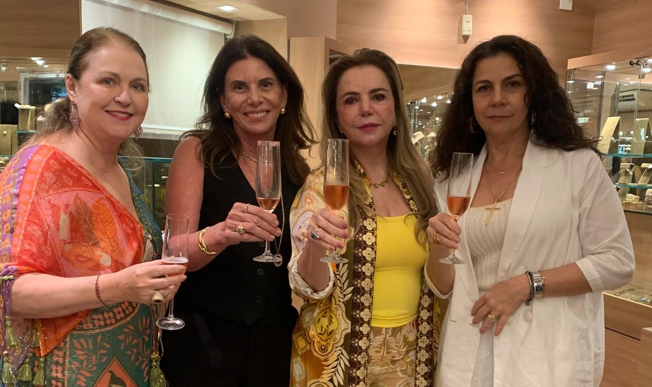 Sandra Pinheiro apresenta lindas joias da nova coleção em evento petit comité