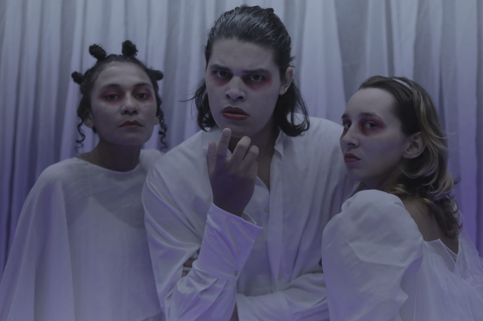 Espetáculo “Entre Quatro Paredes” estreia no Theatro José de Alencar nos dias 02 e 03 de Agosto