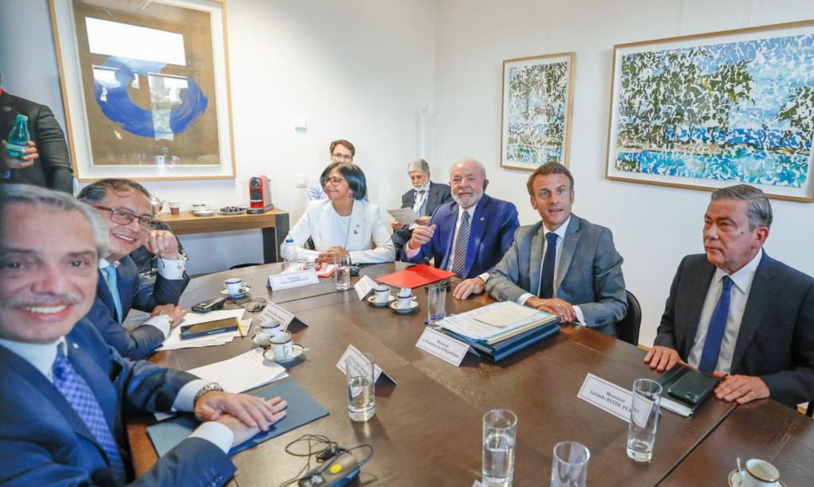 Lula participa de reunião entre governo e oposição venezuelanos Lula participa de reunião entre governo e oposição venezuelanos