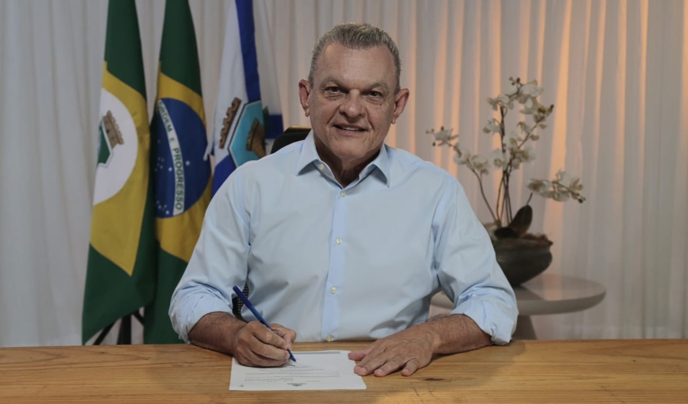 Sarto anuncia que Fortaleza vai pagar o Piso da Enfermagem em setembro Sarto anuncia que Fortaleza vai pagar o Piso da Enfermagem em setembro