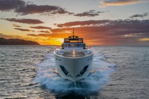 9 Ferretti Yachts 1000 Exterior