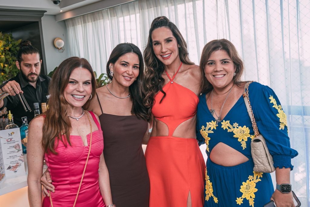 Adriana Praxedes, Aline Pinho, Marcela Turbay E Gisela Vieira