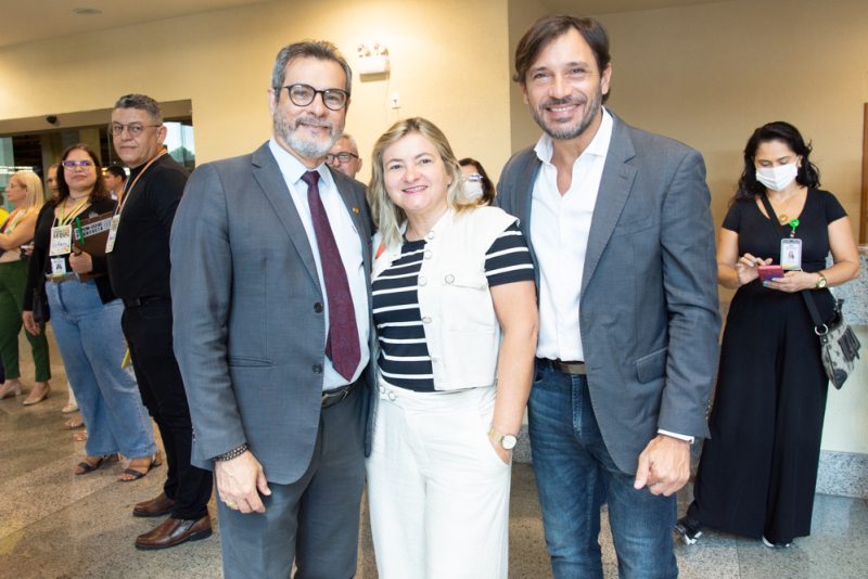 Investimento em Educação - Governo do Ceará adere a programas do MEC e autoriza construção de 22 escolas em Tempo Integral