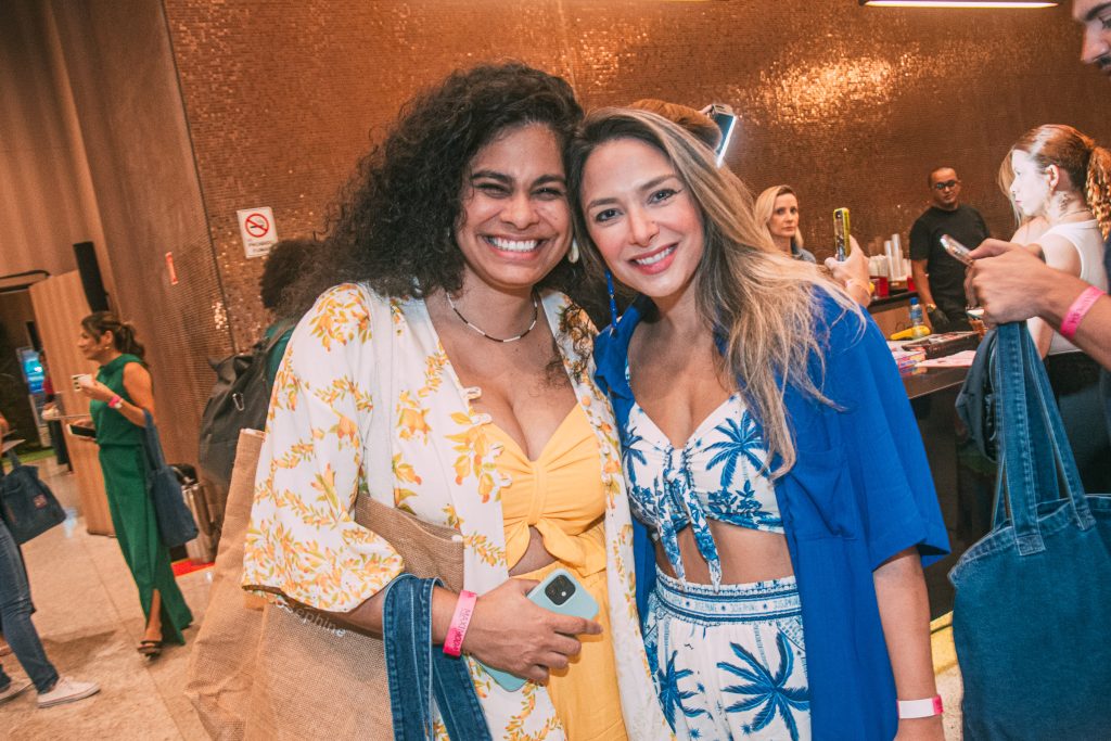 Allana Ferreira E Amanda Esmeraldo