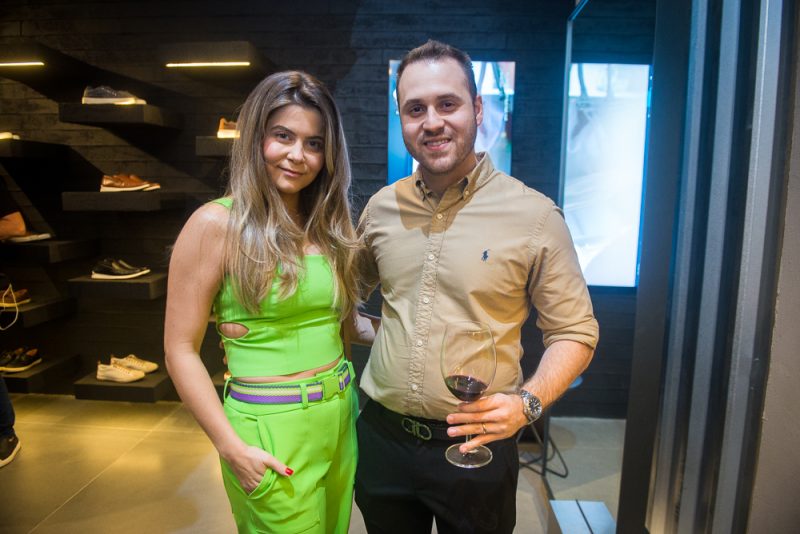 sofisticação - Homem do Sapato apresenta edição exclusiva e limitada do Caliban Black Edition em sua nova loja no RioMar Fortaleza