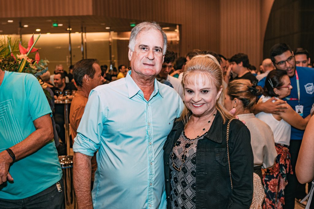 
				Arthur e Execelsa Costa Lima 
				