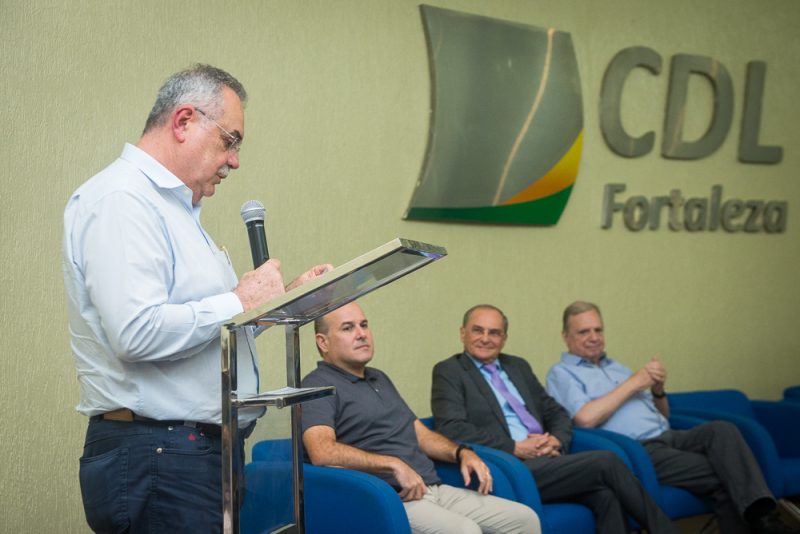 Economia Nacional - Tasso Jereissati analisa atual conjuntura econômica do Brasil em palestra na CDL