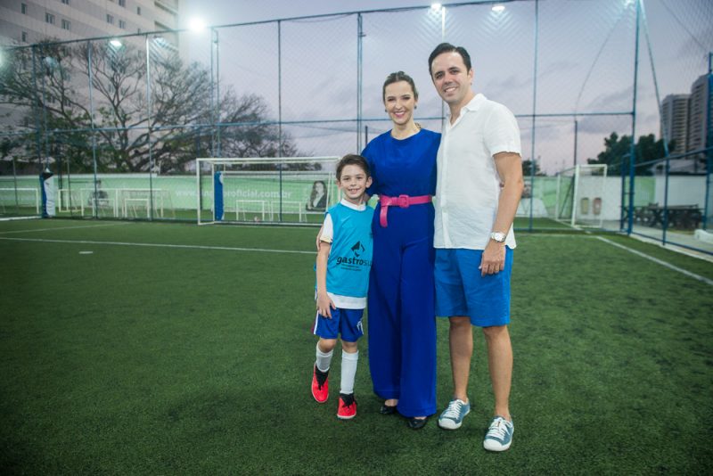 Alegria e diversão - Naiana e Francisco Philomeno Neto celebram o 8º aniversário do herdeiro Bernardo