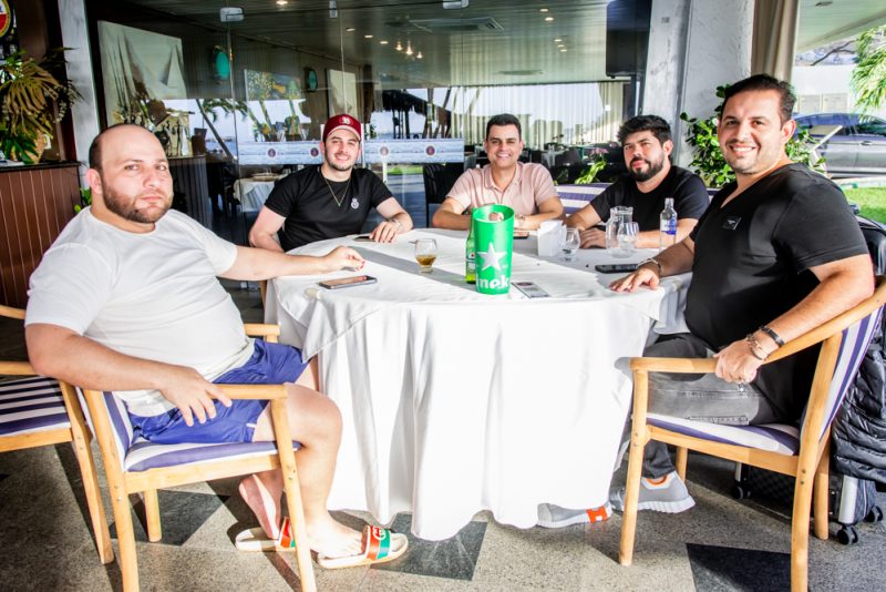 Point de badalação - Feriado no Iate Clube de Fortaleza é marcado por música de qualidade e muita diversão