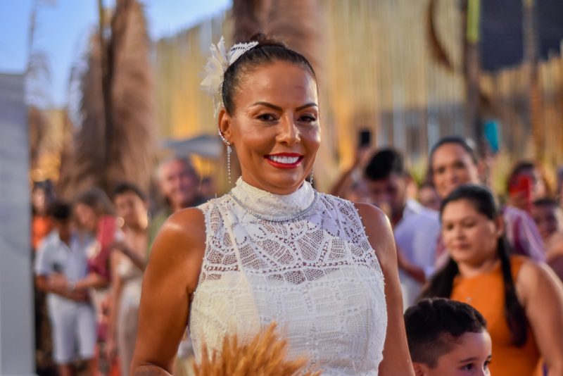 Celebrando o amor - Gil Santos e Denise Bezerra renovam votos de casamento em uma megafesta na Taíba com direito a show de Daniela Mercury