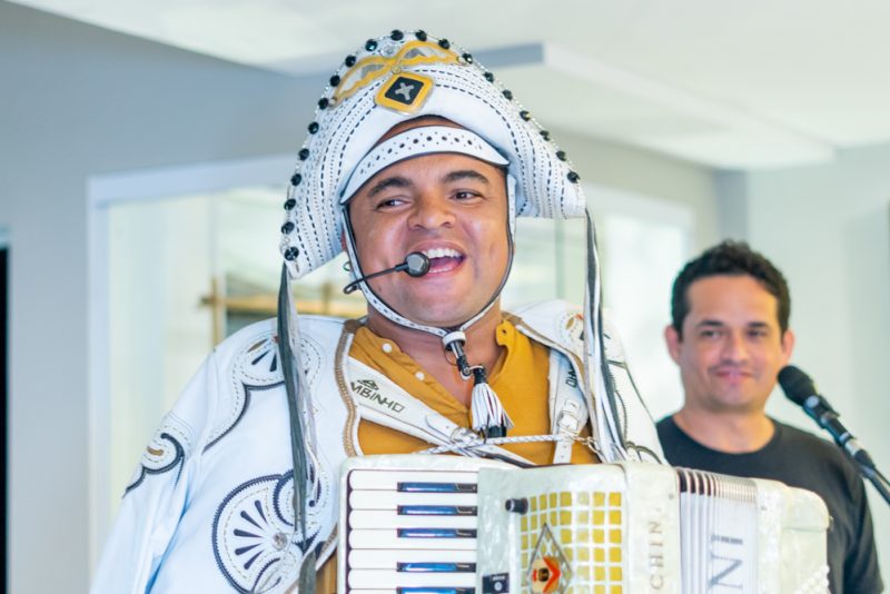 Special Night - Personagem da Oftalmologia Rosângela de Francesco abre as portas de seu elegante endereço em torno do médico canadense Ike Ahmed