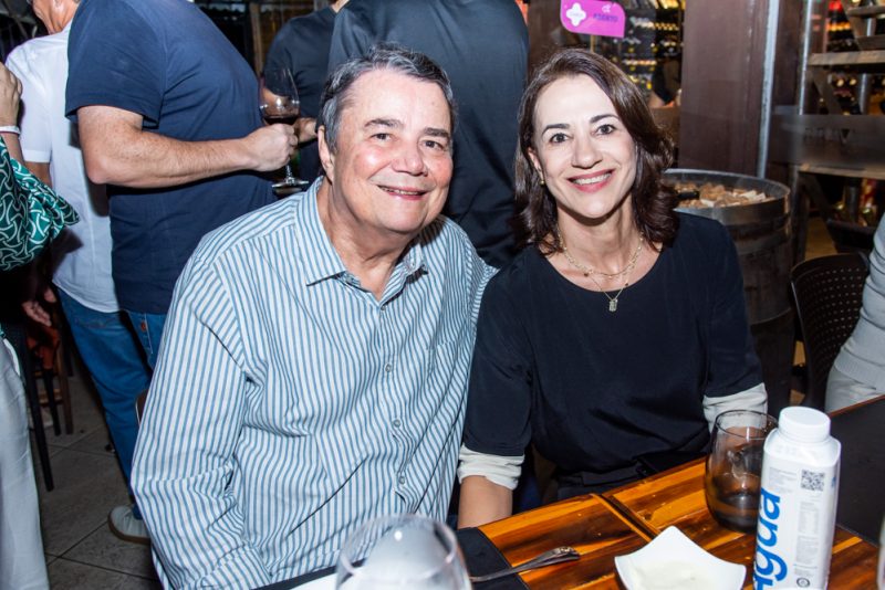 Noite especial - Renan do Vale promove noite de “Cantiga de Amigos” na Brava Wine Aldeota