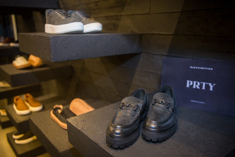 sofisticação - Homem do Sapato apresenta edição exclusiva e limitada do Caliban Black Edition em sua nova loja no RioMar Fortaleza