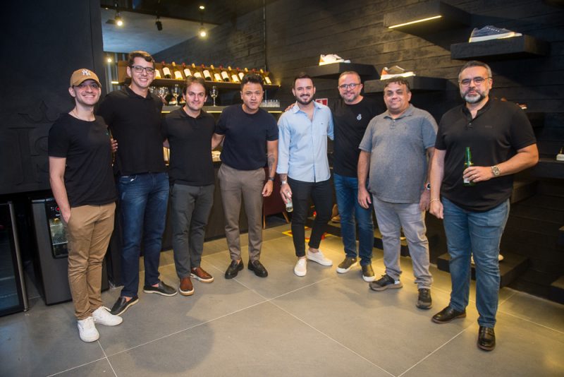 sofisticação - Homem do Sapato apresenta edição exclusiva e limitada do Caliban Black Edition em sua nova loja no RioMar Fortaleza