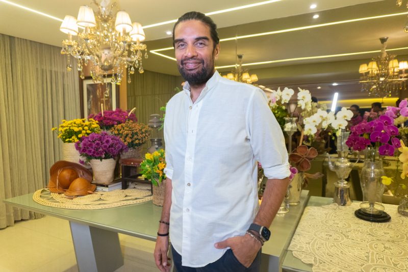 Special Night - Personagem da Oftalmologia Rosângela de Francesco abre as portas de seu elegante endereço em torno do médico canadense Ike Ahmed