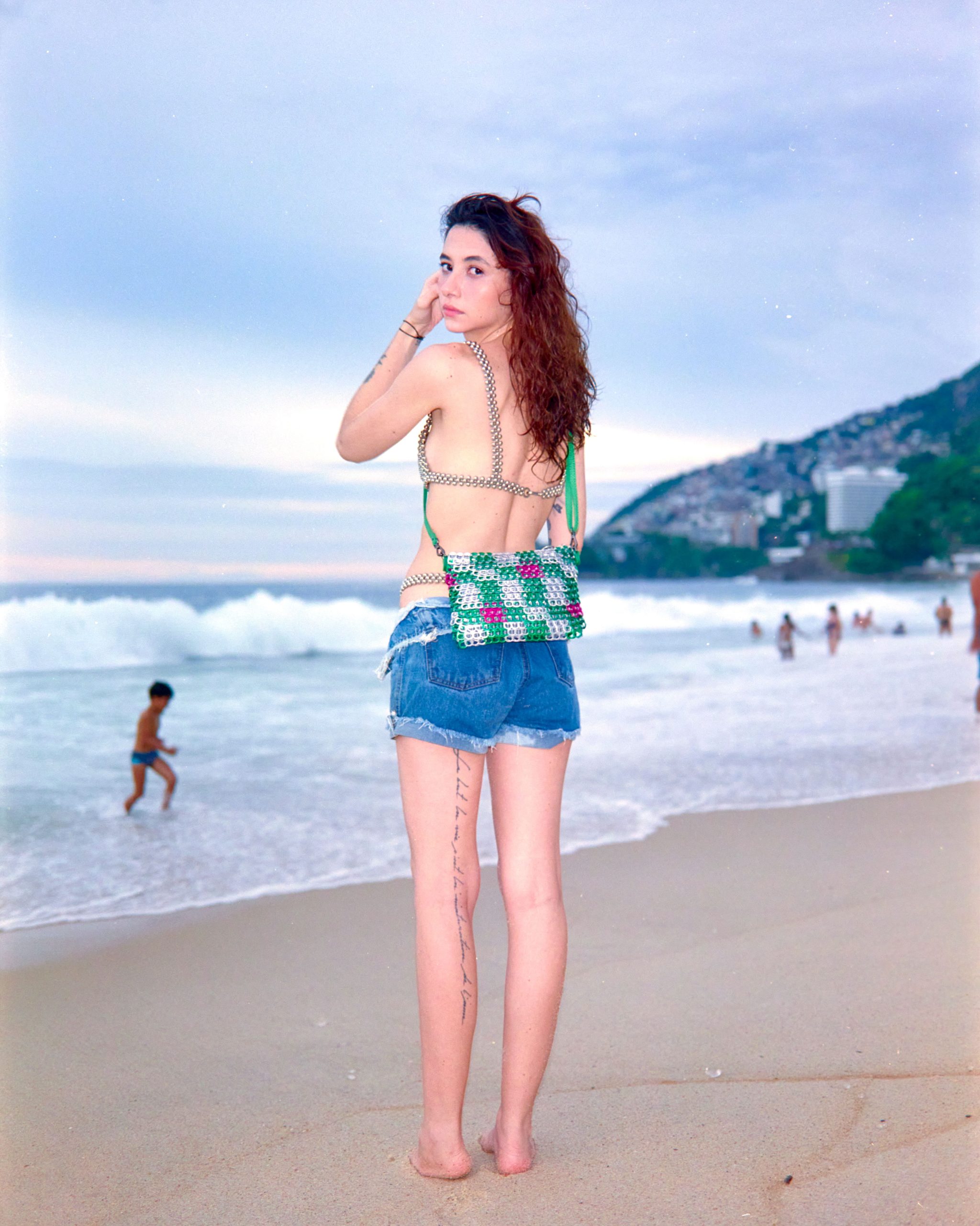 Bottletop apresenta campanha de verão ‘Do Rio com amor’ fotografada por Yuri + Ana no Rio de Janeiro