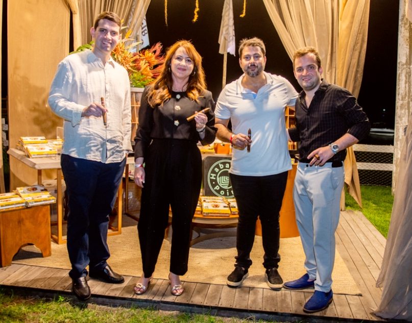 Lançamento do El Club Signature conta com  a presença ilustre de Cris Barros