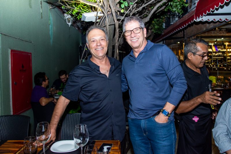 Noite especial - Renan do Vale promove noite de “Cantiga de Amigos” na Brava Wine Aldeota