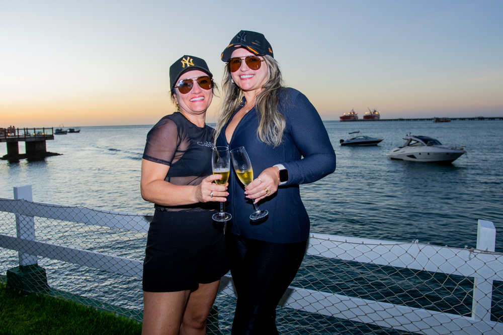 Kelly Teixeira E Mahely Fernandes