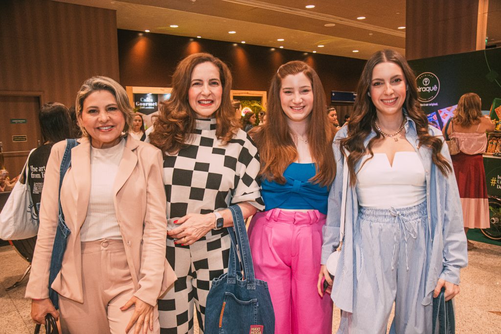 Leirilane Bernardino, Mirella Bezerra, Carolina Bezerra E Beatriz Bezerra