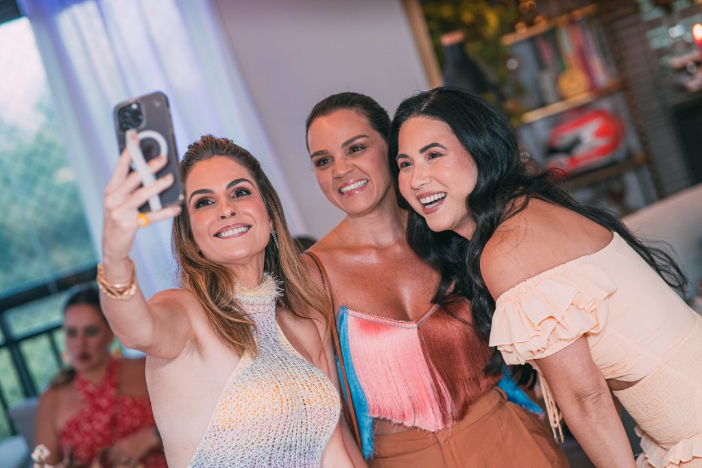 Mariana Mota, Katarine Queiross E Carol Yamasaki