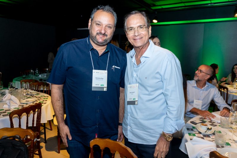 Troca de experiências - Alfredo Pinto e James Allen são figuras centrais do Encontro com o Mercado promovido pela Unimed Fortaleza e o Nosso Meio