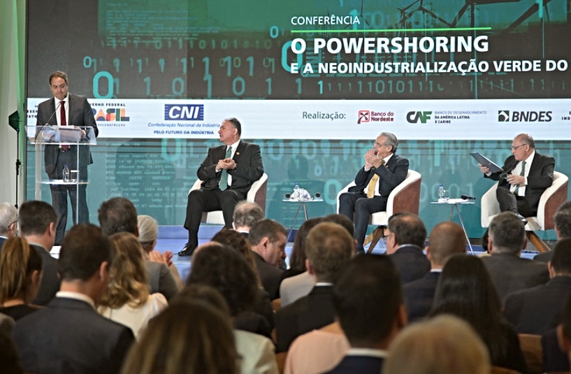 Paulo Câmara destaca protagonismo do Nordeste na transição energética do País