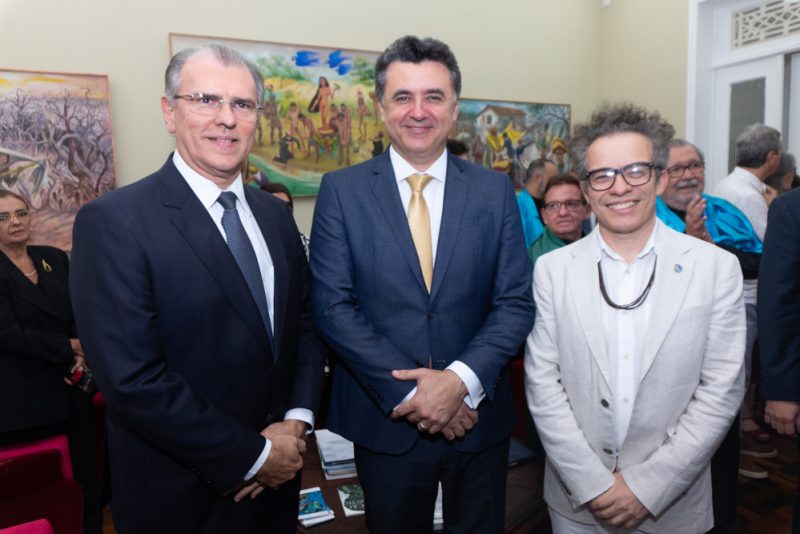 Educação - Custódio Almeida é empossado como novo reitor da UFC