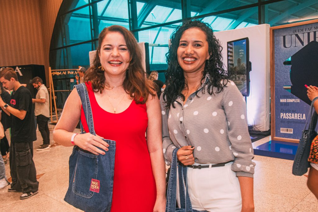 Raquel Bastos E Elen Barbosa