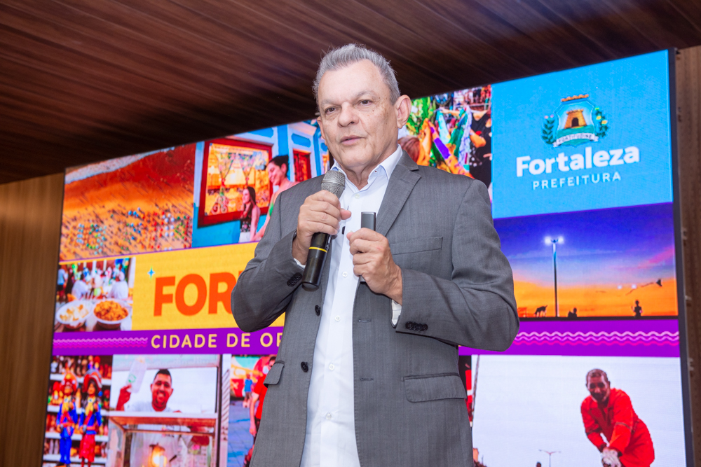 Sarto determina retirada de catracas duplas dos ônibus de Fortaleza