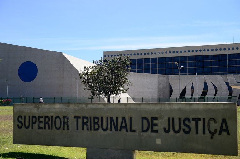 Fachada Do Edifício Sede Do Superior Tribunal De Justiça (stj)