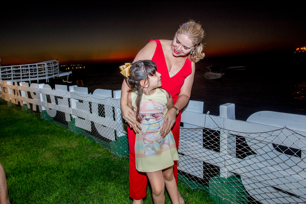 Ticiana E Elizabeth Sampaio