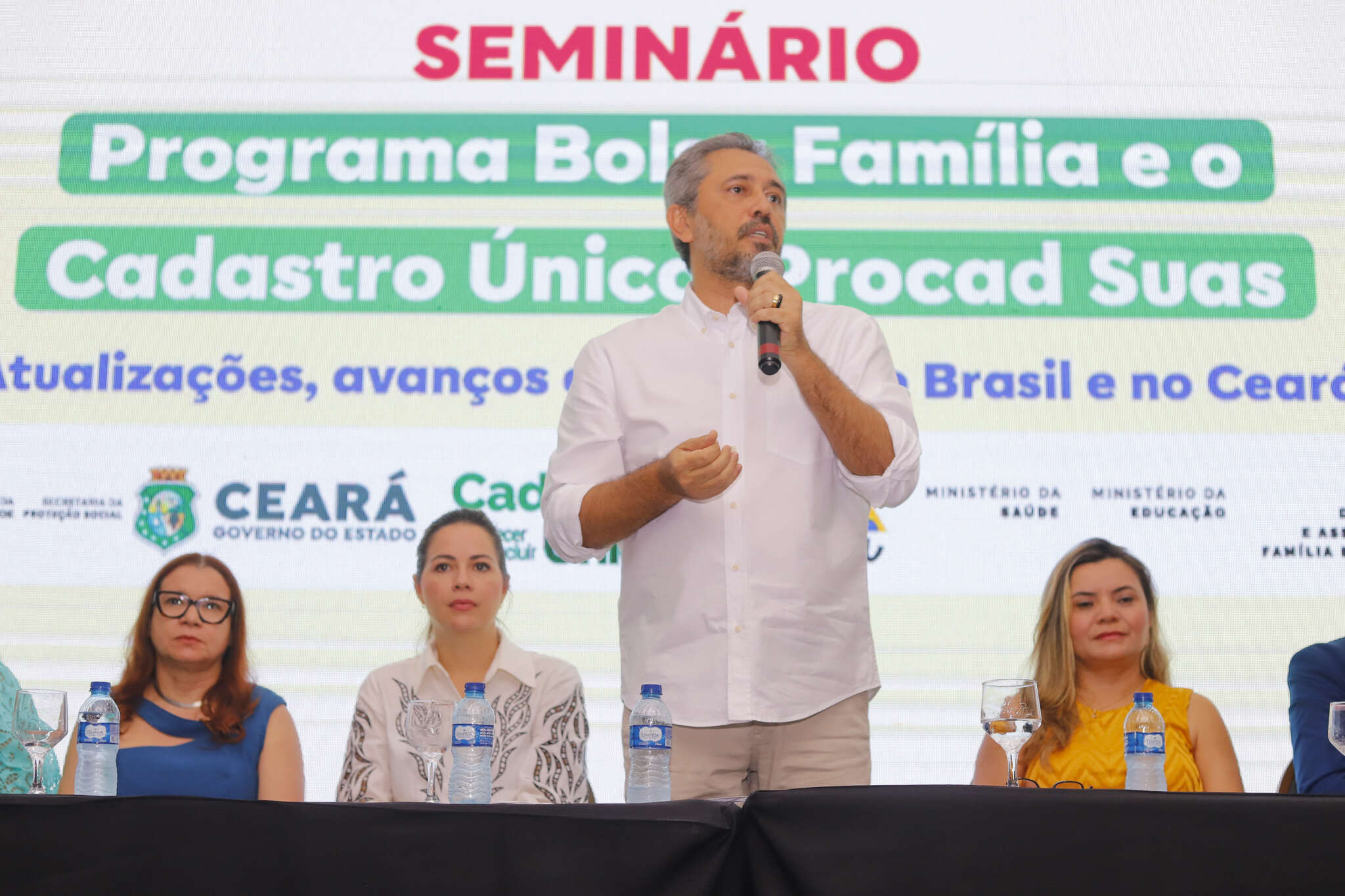 Elmano defende fortalecimento da Assistência Social para oportunizar transformação geracional no Ceará