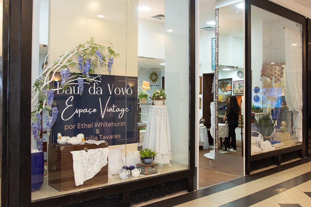 Baú da Vovó Espaço Vintage promove evento solidário com apresentação de Kateryna Sidelnykova no Shopping Del Paseo Baú da Vovó Espaço Vintage promove evento solidário com apresentação de Kateryna Sidelnykova no Shopping Del Paseo