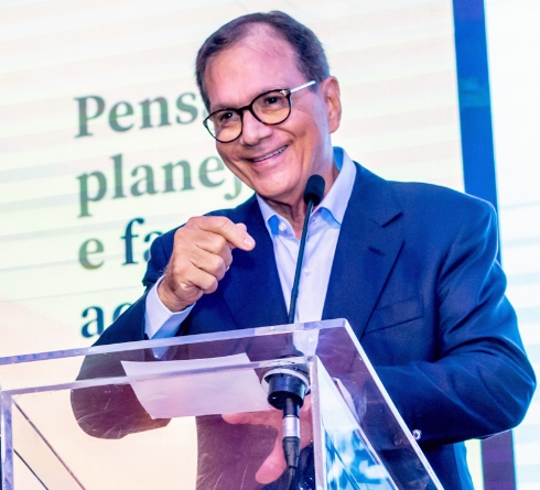 Ricardo Cavalcante realiza entrega do Selo ESG-FIEC à BSPAR e à 3E Soluções