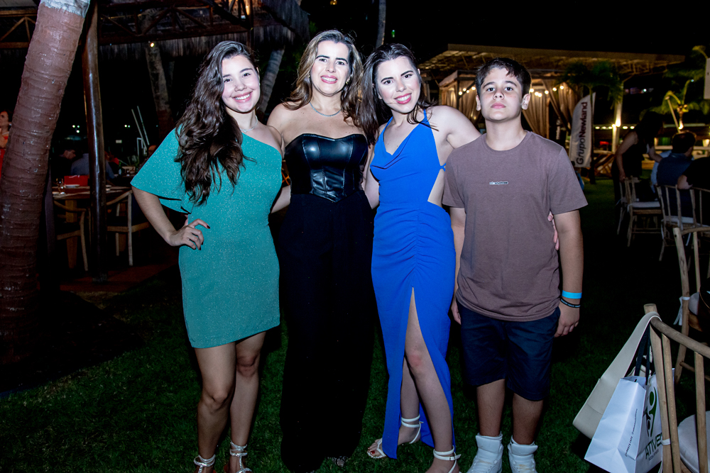 Bia Adinolfi, Elizangêla Franco, Thais Mendonça E André Luiz