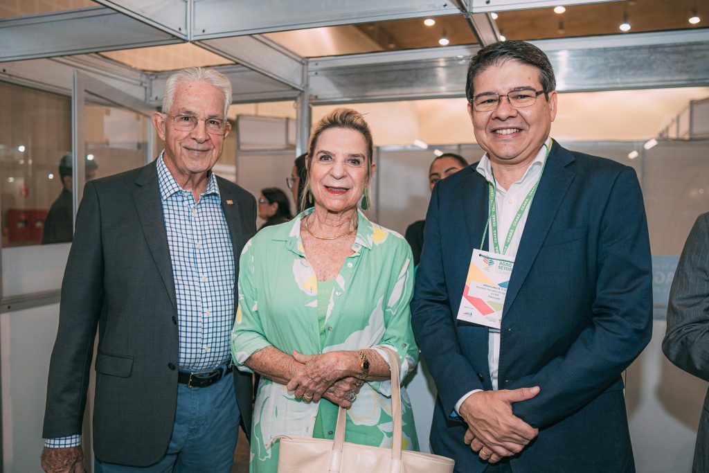 Carlos Prado, Anya Ribeiro E Silvio Carlos