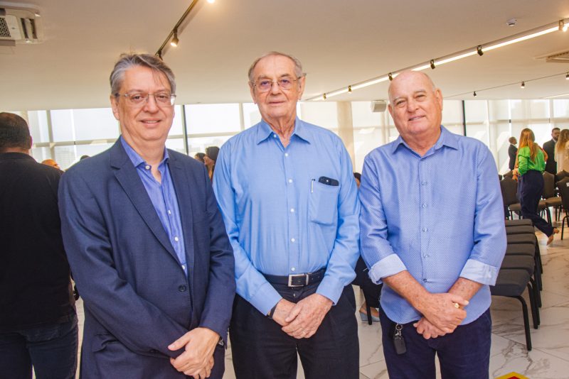 Cultura de sustentabilidade - Ricardo Cavalcante concede selo ESG-FIEC a BSPAR Incorporações e 3E Soluções