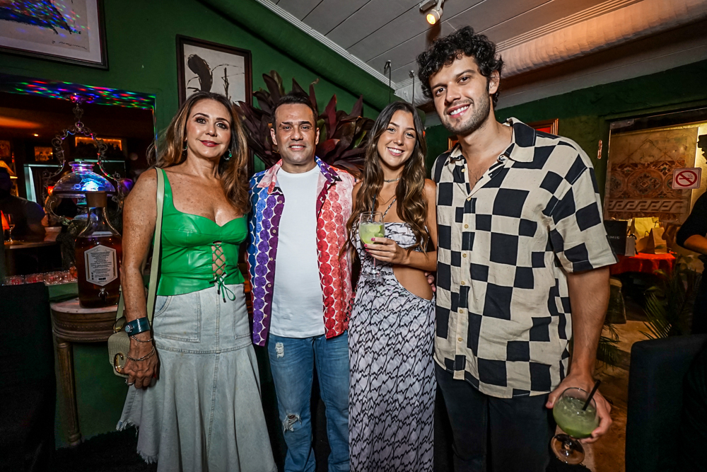 Claúdia Cartaxo, Roberto Markan, Sara Rosita E Davi Cartaxo