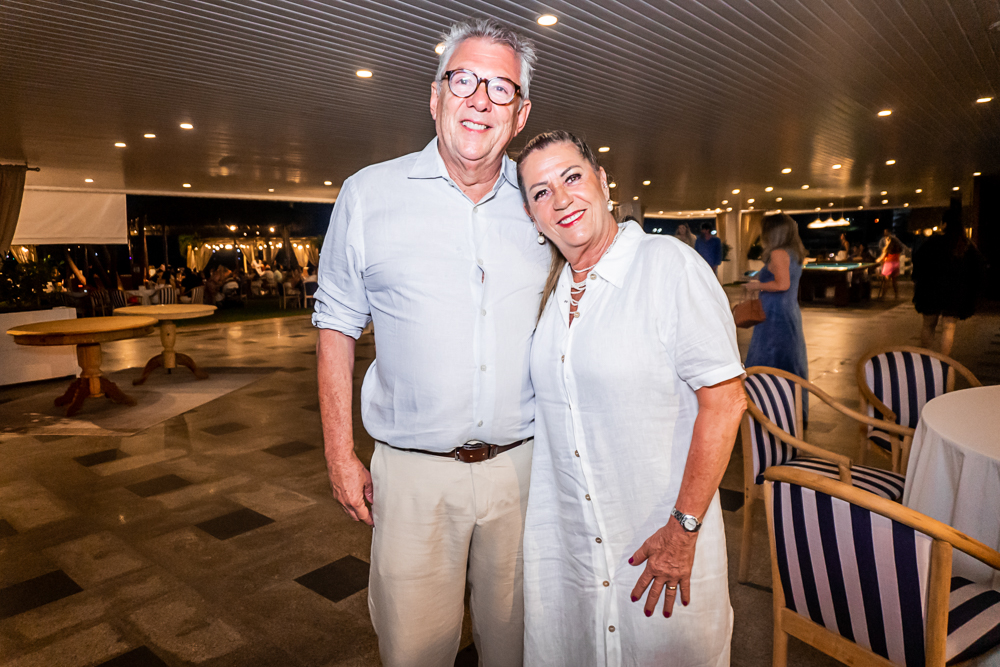 Claudio Nelson E Regina Campos Brandão