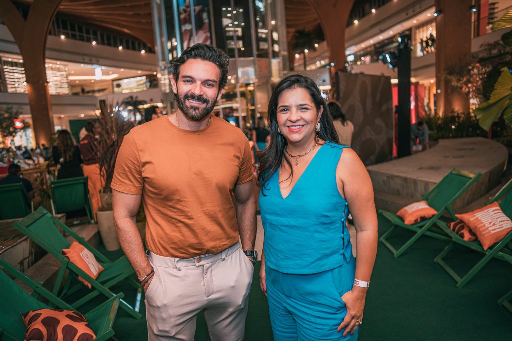 Clovis Holanda E Juliana Menezez