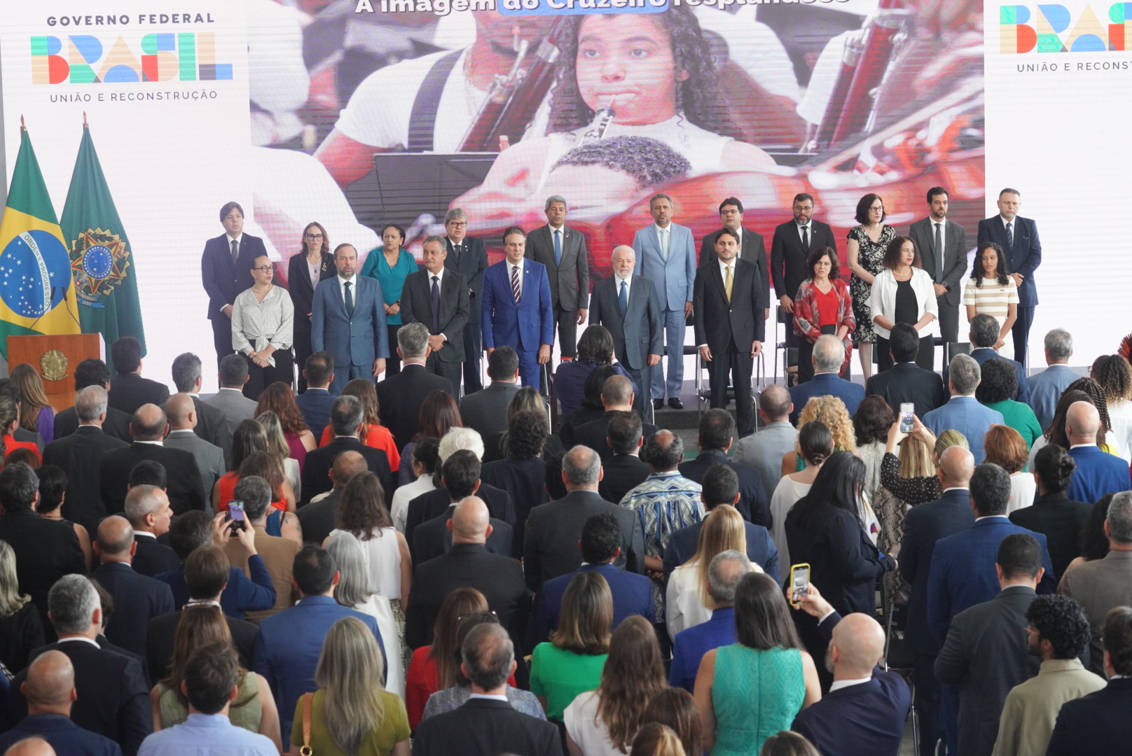 Ceará vai ter apoio do Governo Lula para garantir conectividade a escolas públicas