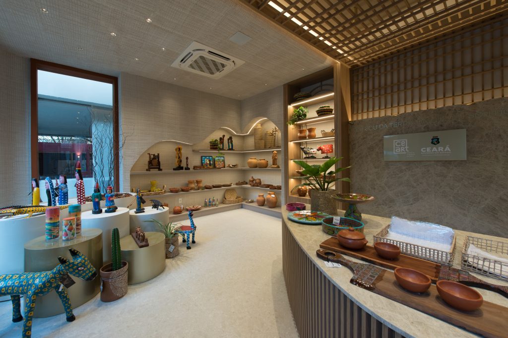 Esdras Guimarães 0558 Nayara Oliveira E Veronica Martinez