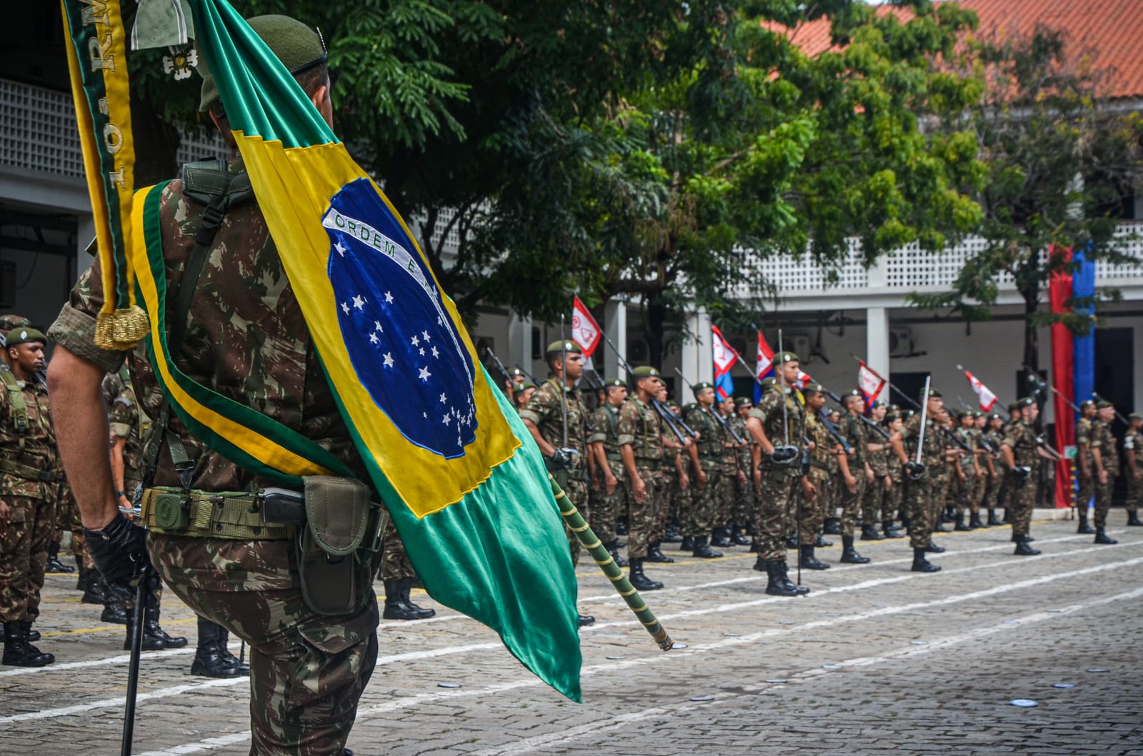10ª Região Militar comemora 81 anos de atuação em solenidade para convidados 10ª Região Militar comemora 81 anos de atuação em solenidade para convidados
