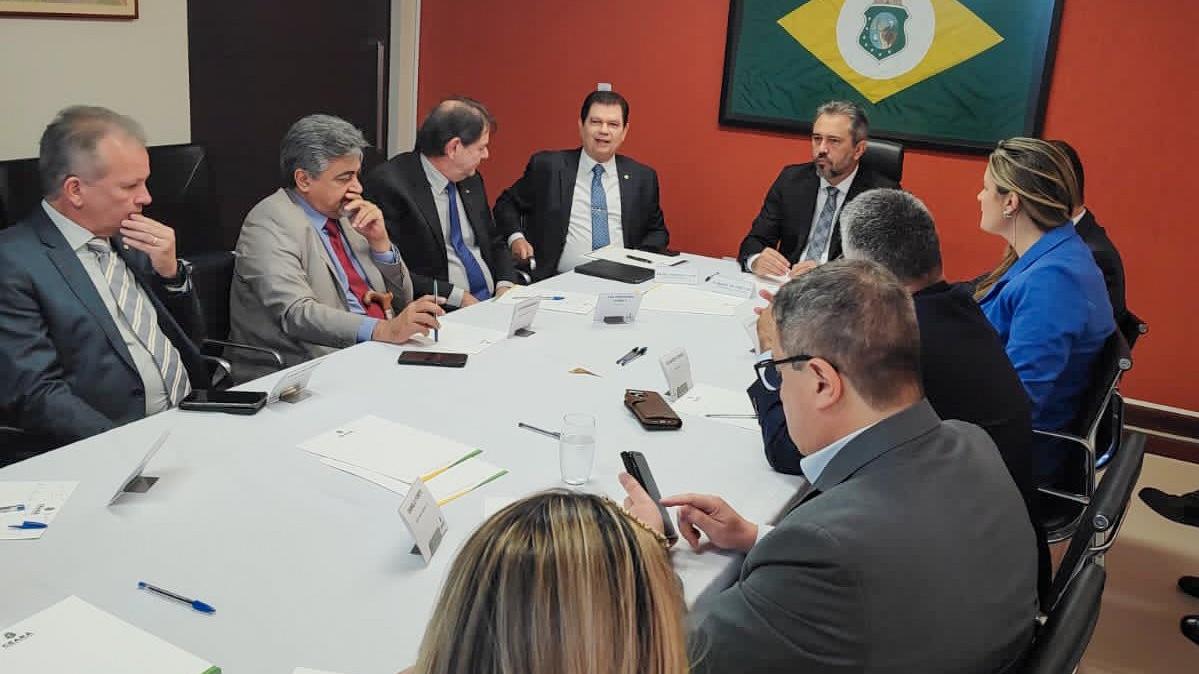 Elmano vai se reunir com bancada federal cearense em outubro