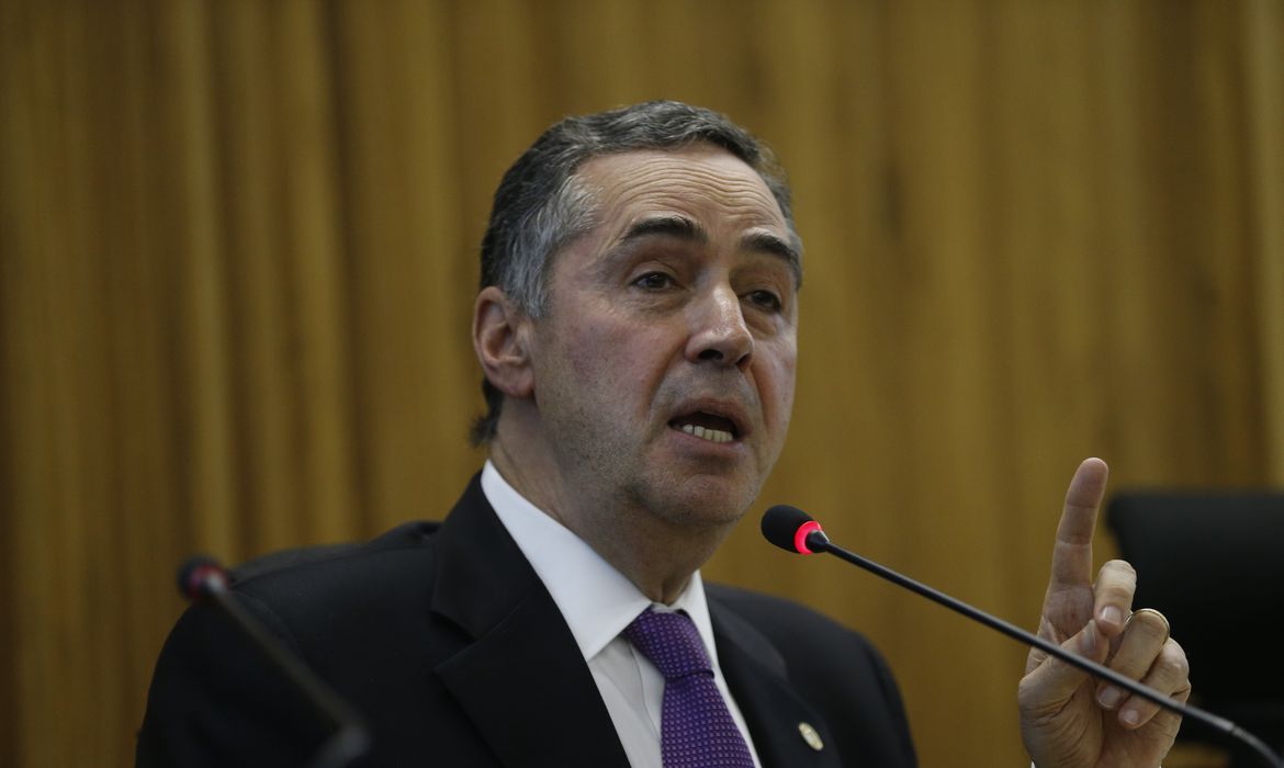 Luís Roberto Barroso é empossado no cargo de presidente do STF