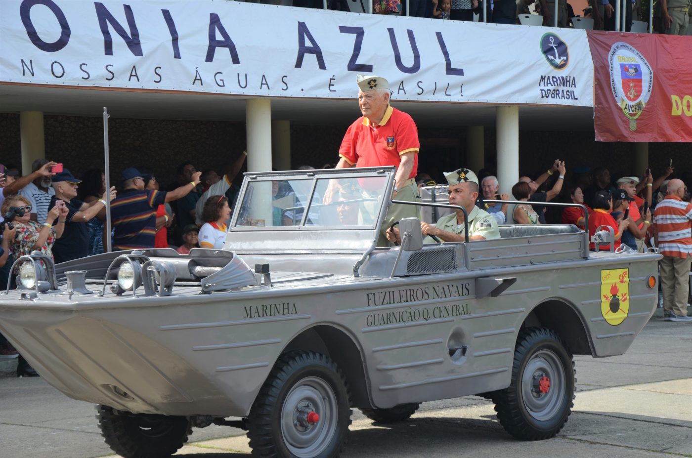 Fuzileiros navais integram instituições em encontro de veteranos