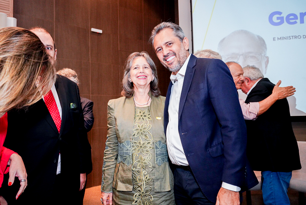 Germana Moraes E Elmano De Freitas